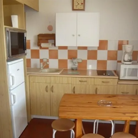 Climatisé, Terrasse Et Jardin Privatif, 4 Couchages, Proche Et Commerces - Fr-1-731-65 * Le Grau-du-Roi